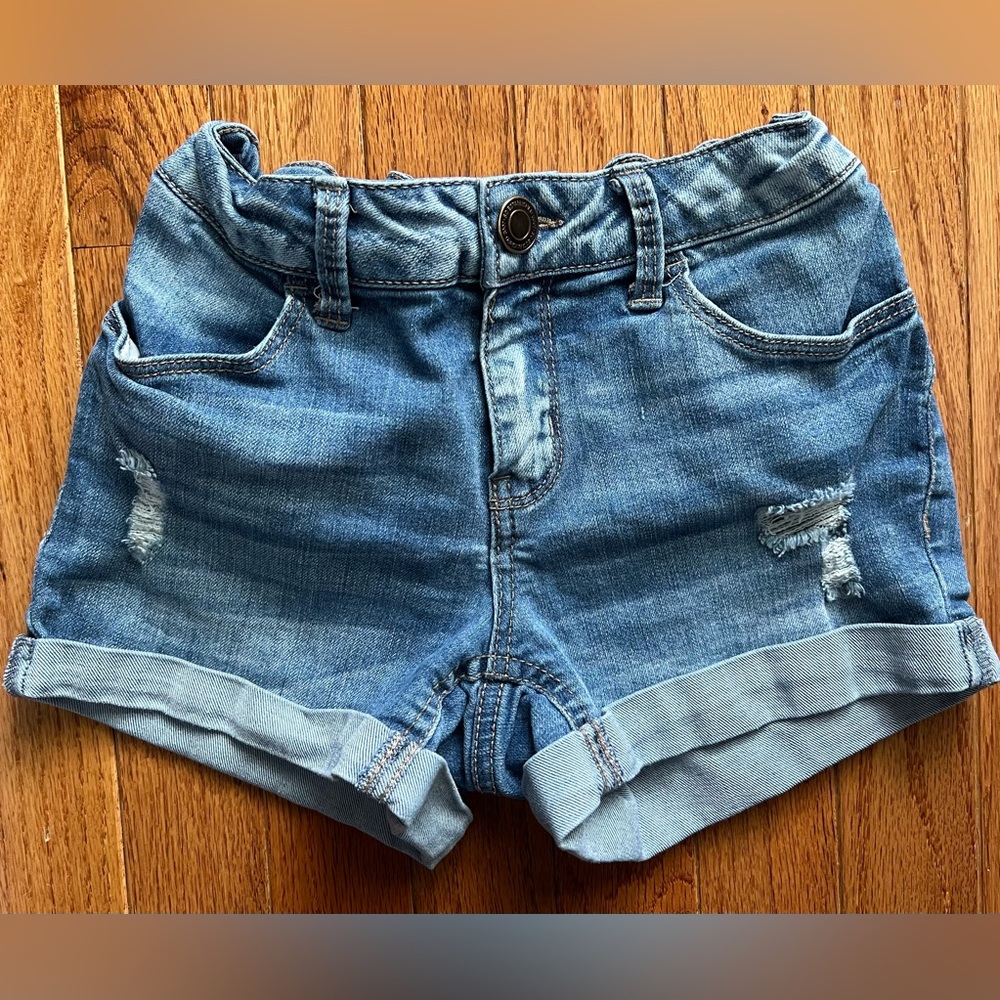 SO (from Kohl’s) blue wash denim shorts, distressed, adjustable waist Girls 10
